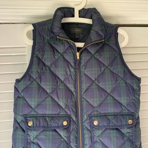 J Crew women’s vest, like new! Down (fill see tag) perfect for fall!